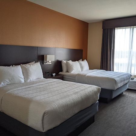 הייזלווד Best Western St. Louis Airport North Hotel & Suites מראה חיצוני תמונה