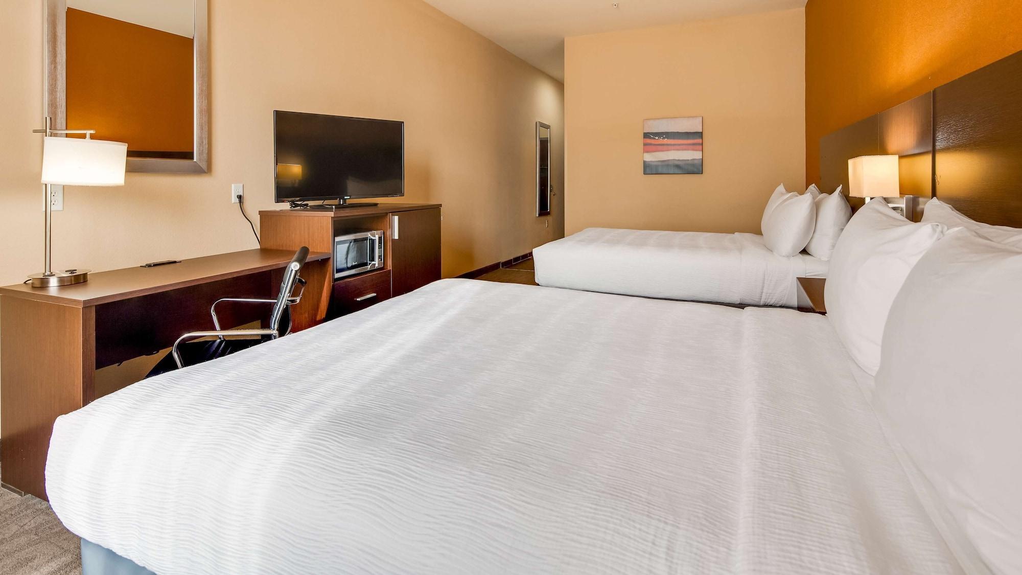 הייזלווד Best Western St. Louis Airport North Hotel & Suites מראה חיצוני תמונה