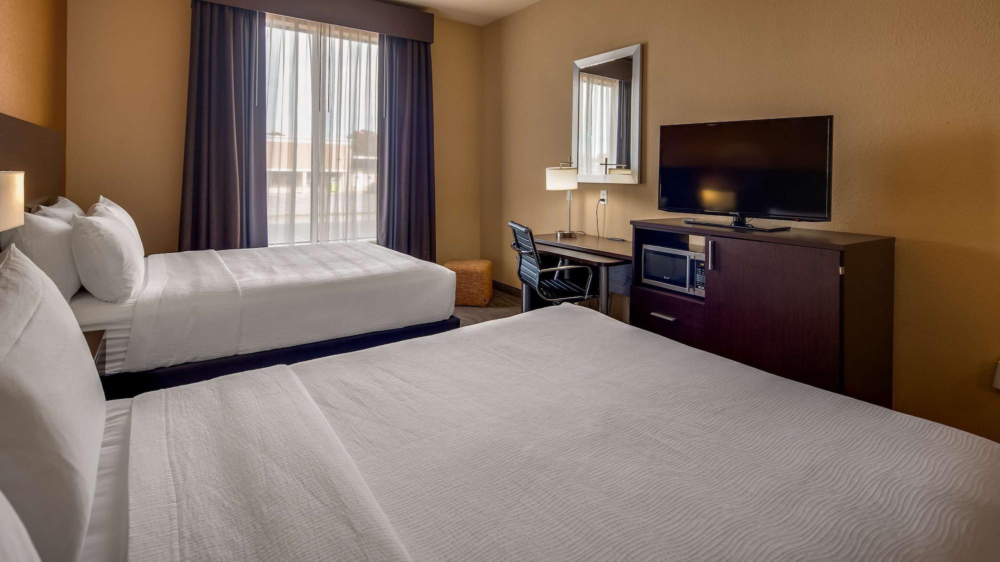הייזלווד Best Western St. Louis Airport North Hotel & Suites מראה חיצוני תמונה