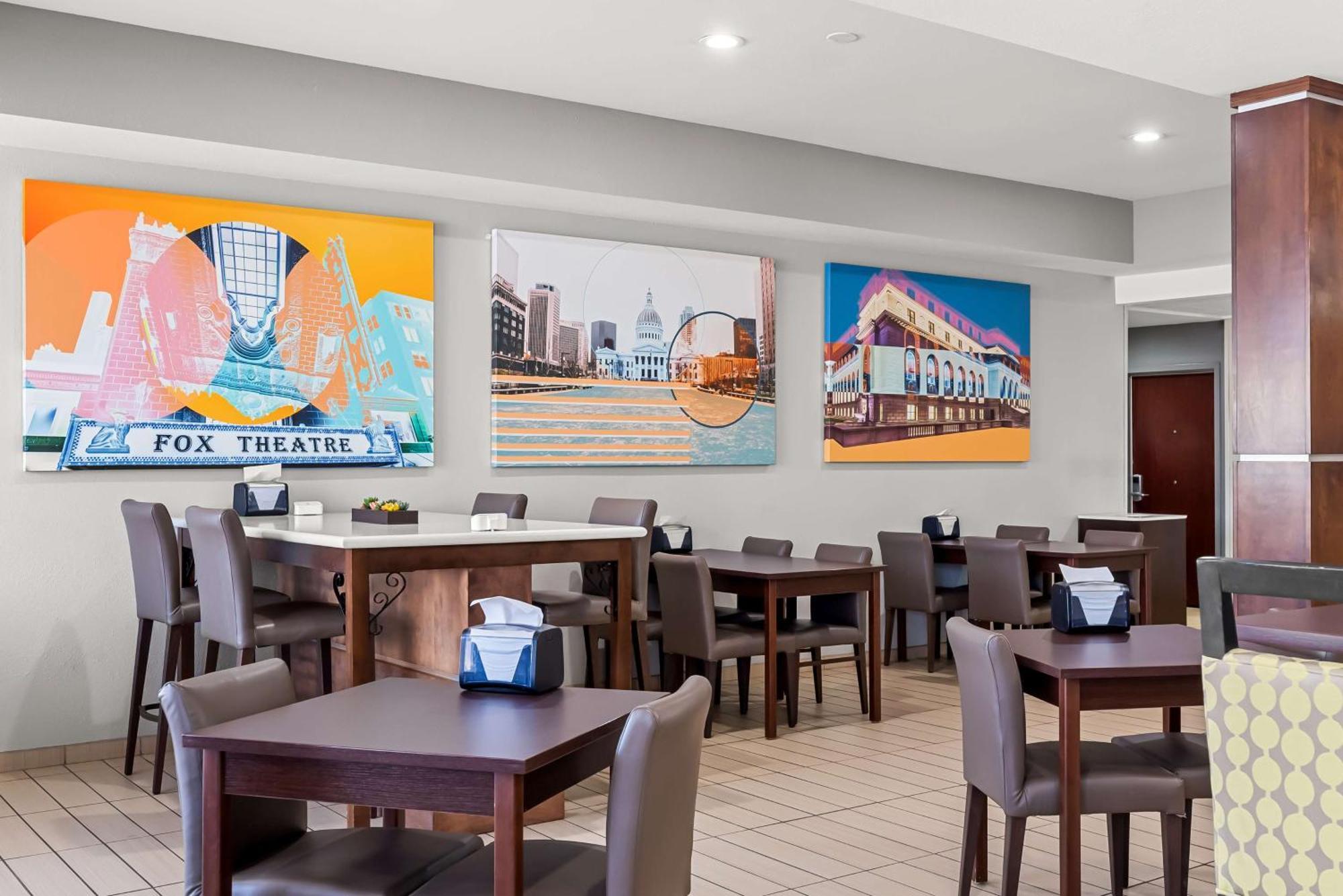 הייזלווד Best Western St. Louis Airport North Hotel & Suites מראה חיצוני תמונה