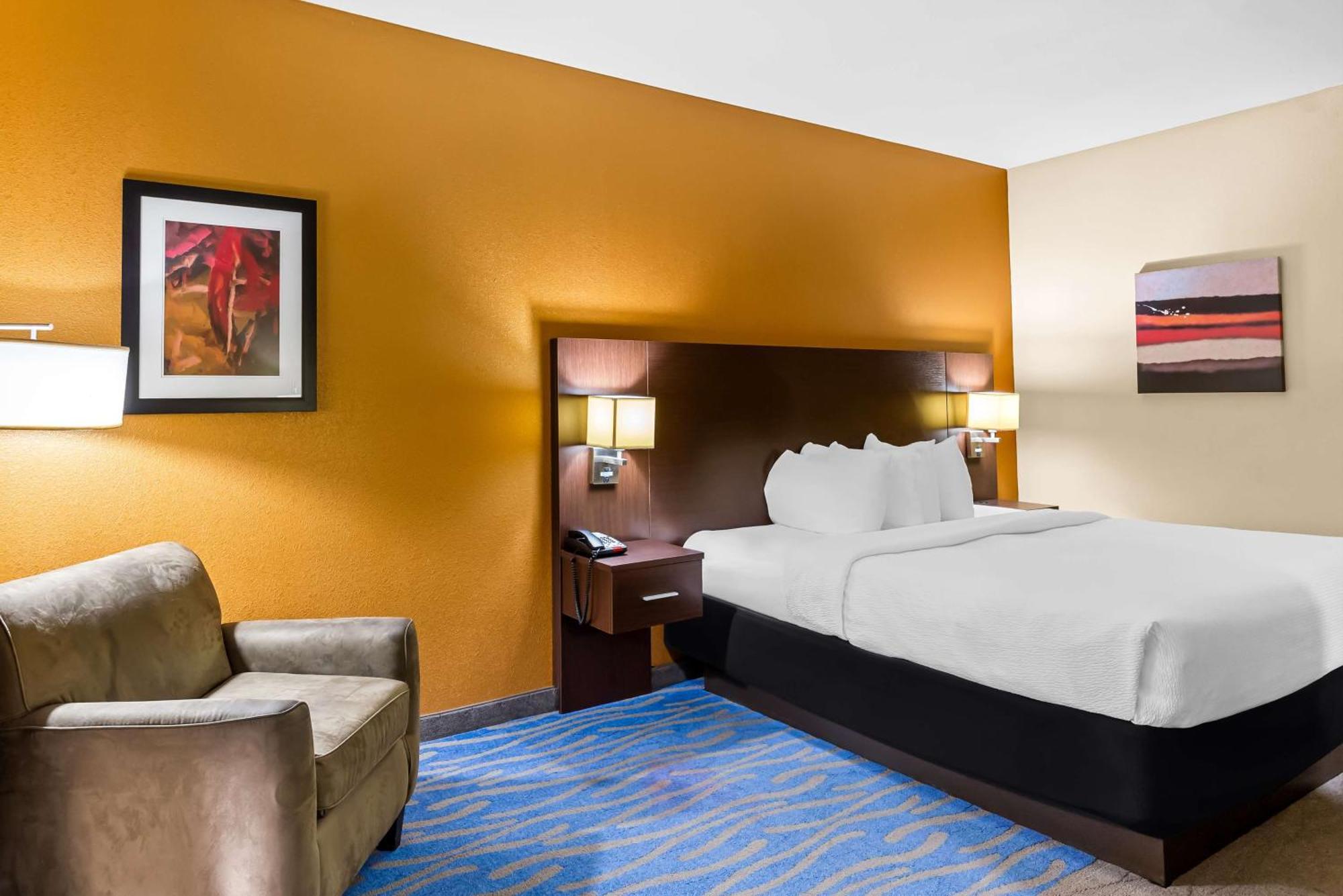 הייזלווד Best Western St. Louis Airport North Hotel & Suites מראה חיצוני תמונה