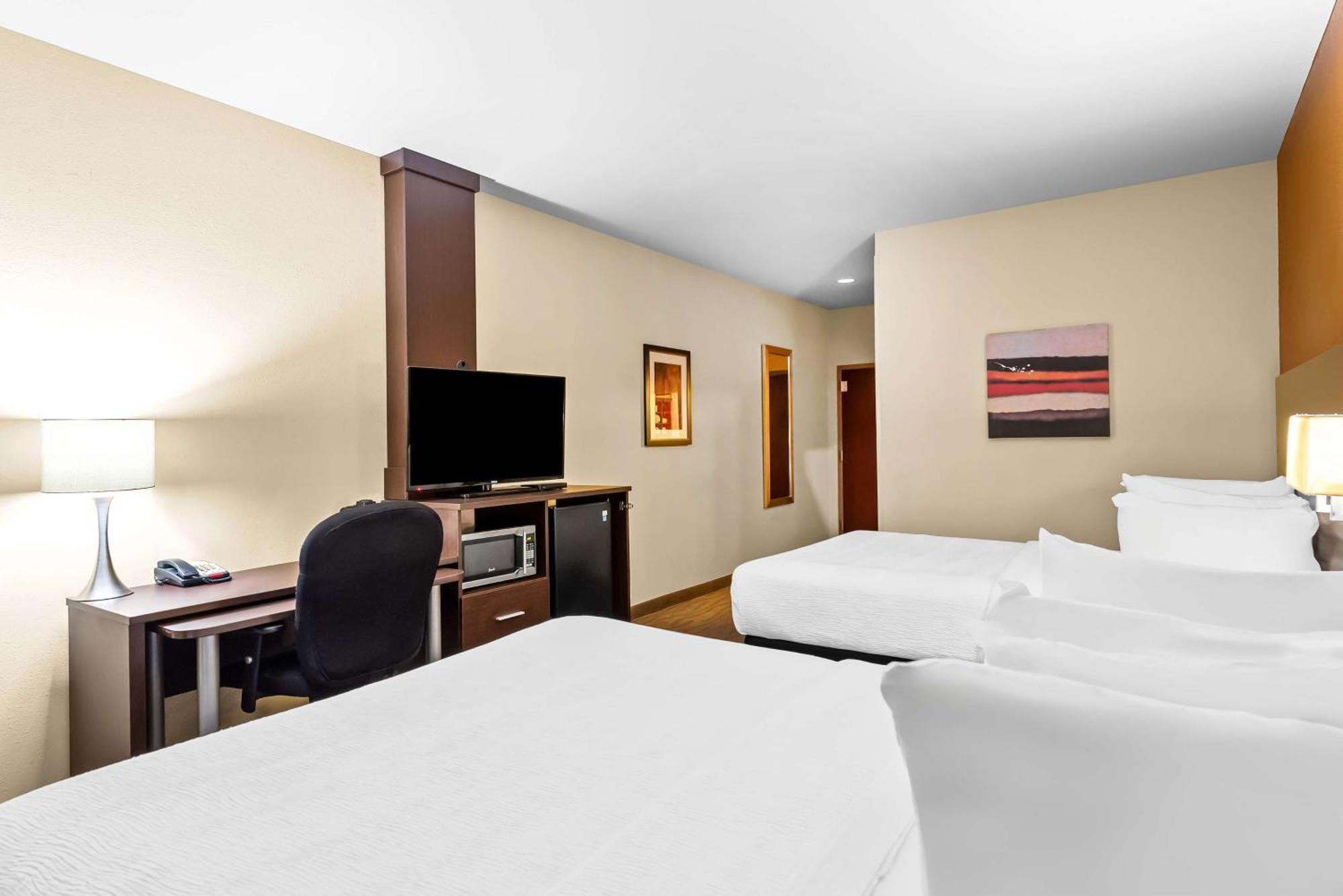 הייזלווד Best Western St. Louis Airport North Hotel & Suites מראה חיצוני תמונה