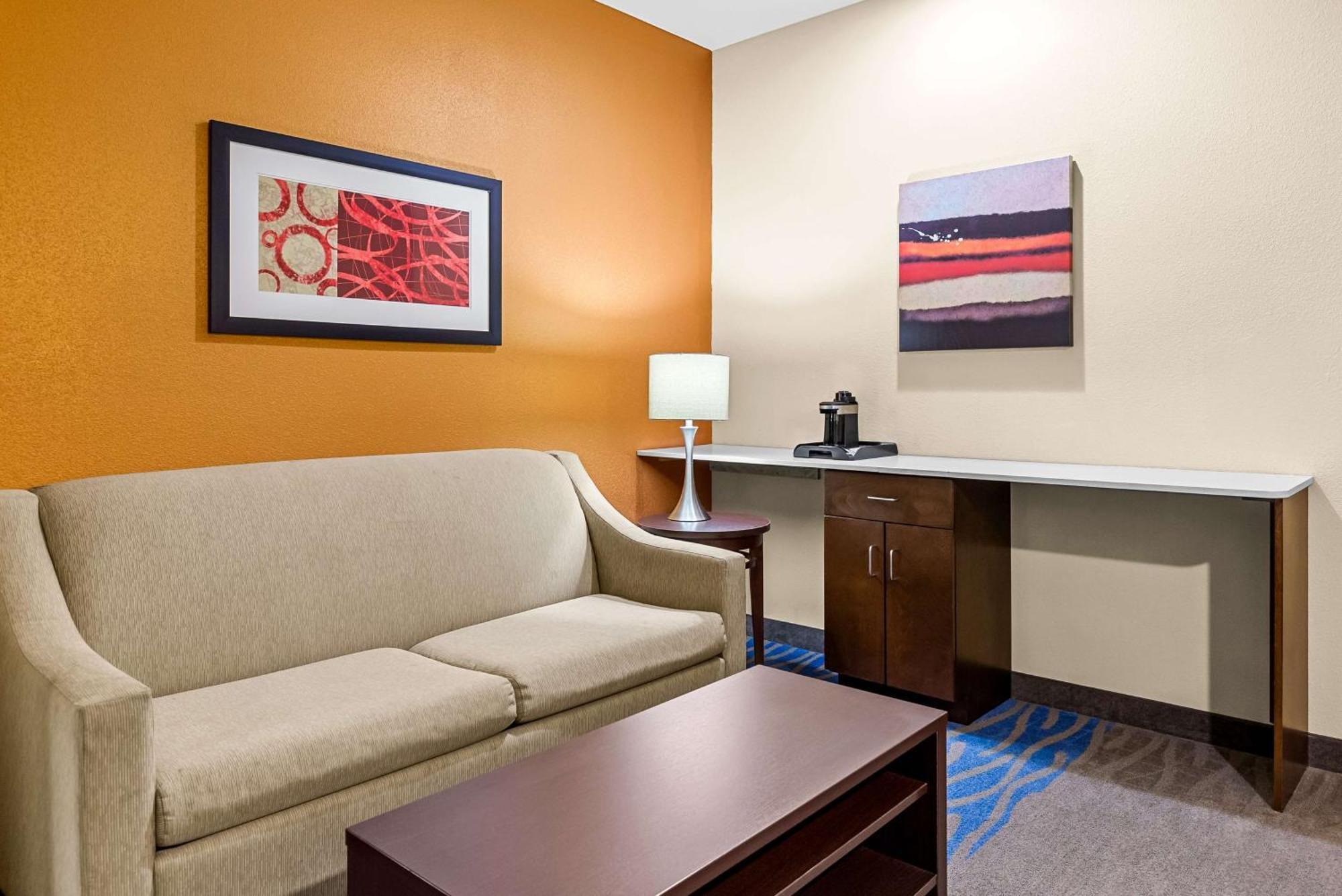 הייזלווד Best Western St. Louis Airport North Hotel & Suites מראה חיצוני תמונה