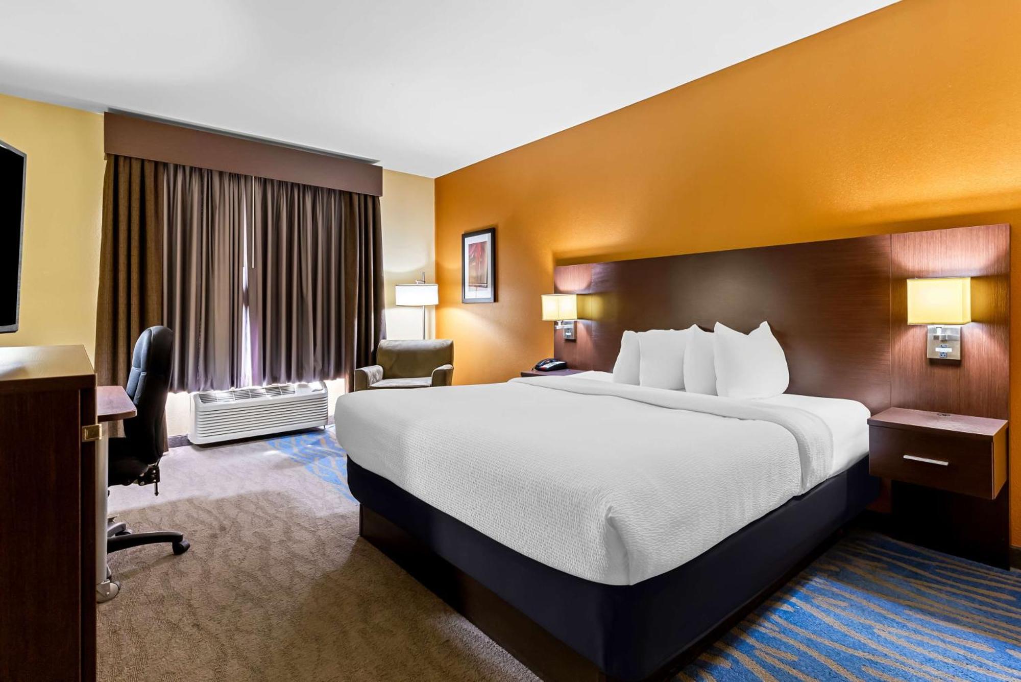 הייזלווד Best Western St. Louis Airport North Hotel & Suites מראה חיצוני תמונה