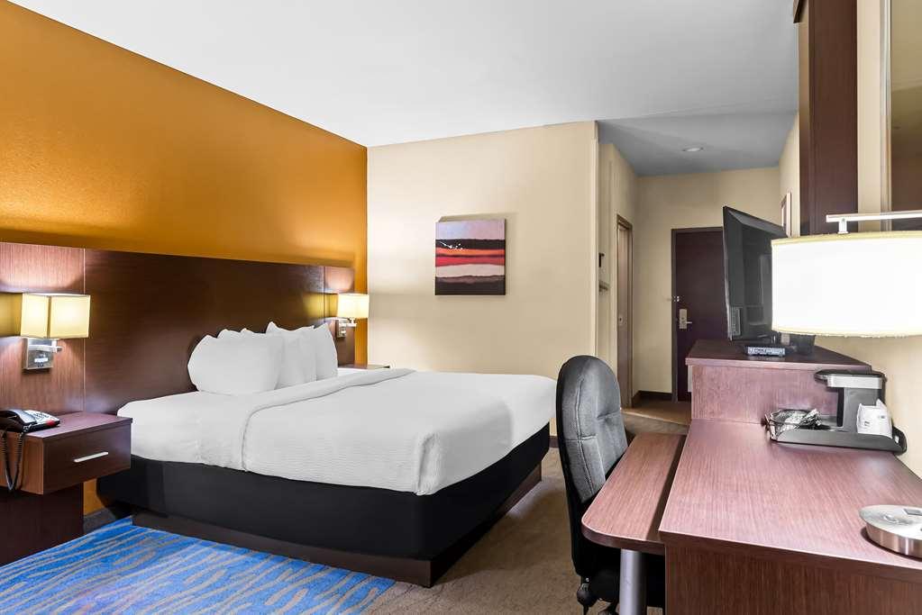 הייזלווד Best Western St. Louis Airport North Hotel & Suites חדר תמונה
