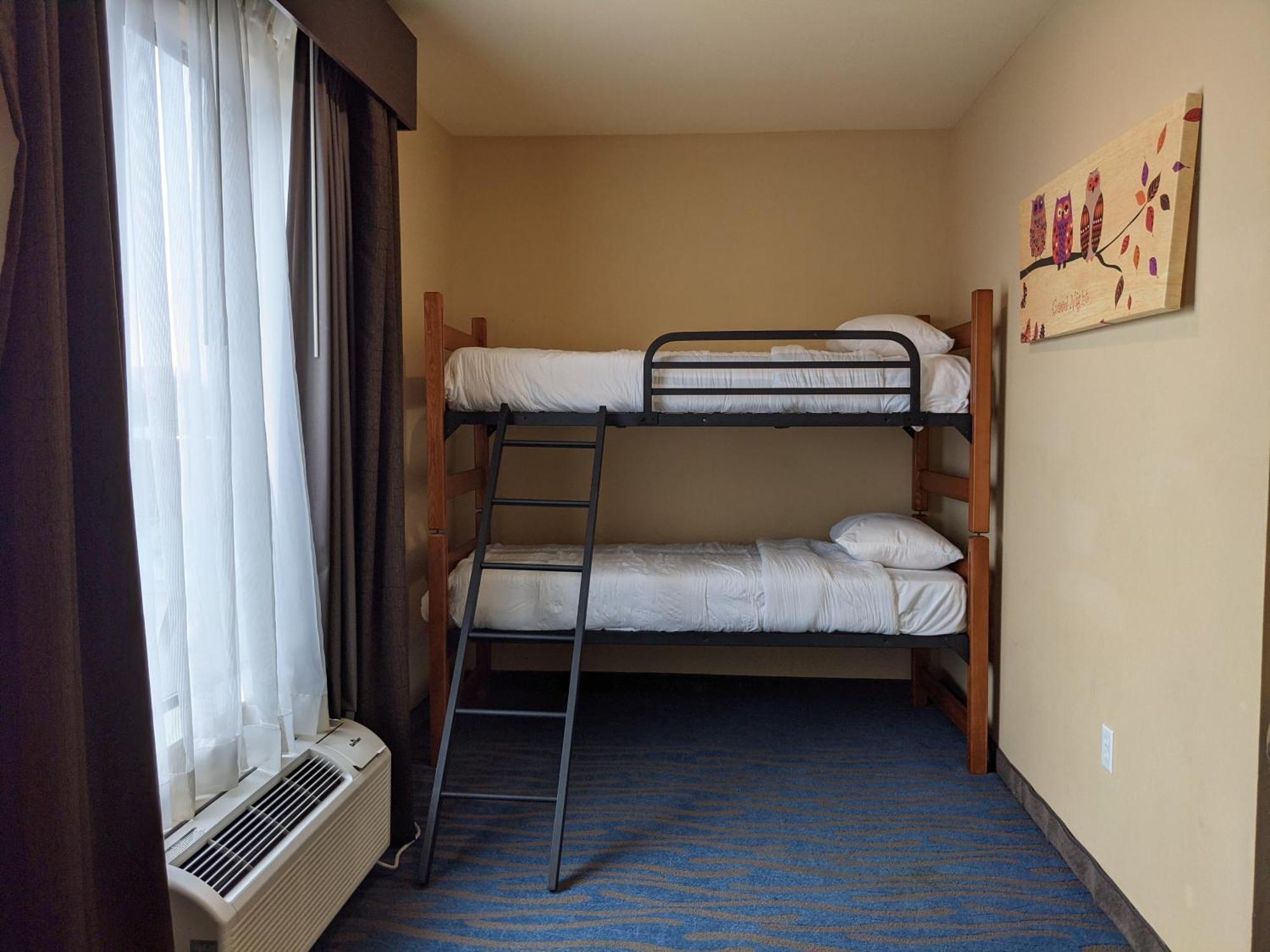 הייזלווד Best Western St. Louis Airport North Hotel & Suites מראה חיצוני תמונה